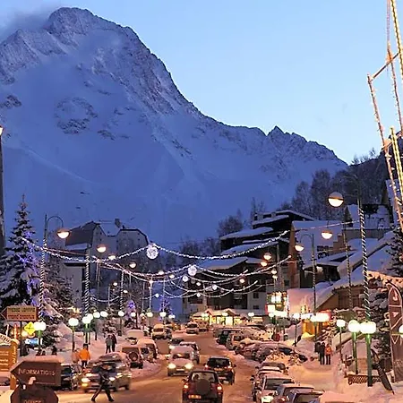 Les Flocons 3* Ле дез Альп